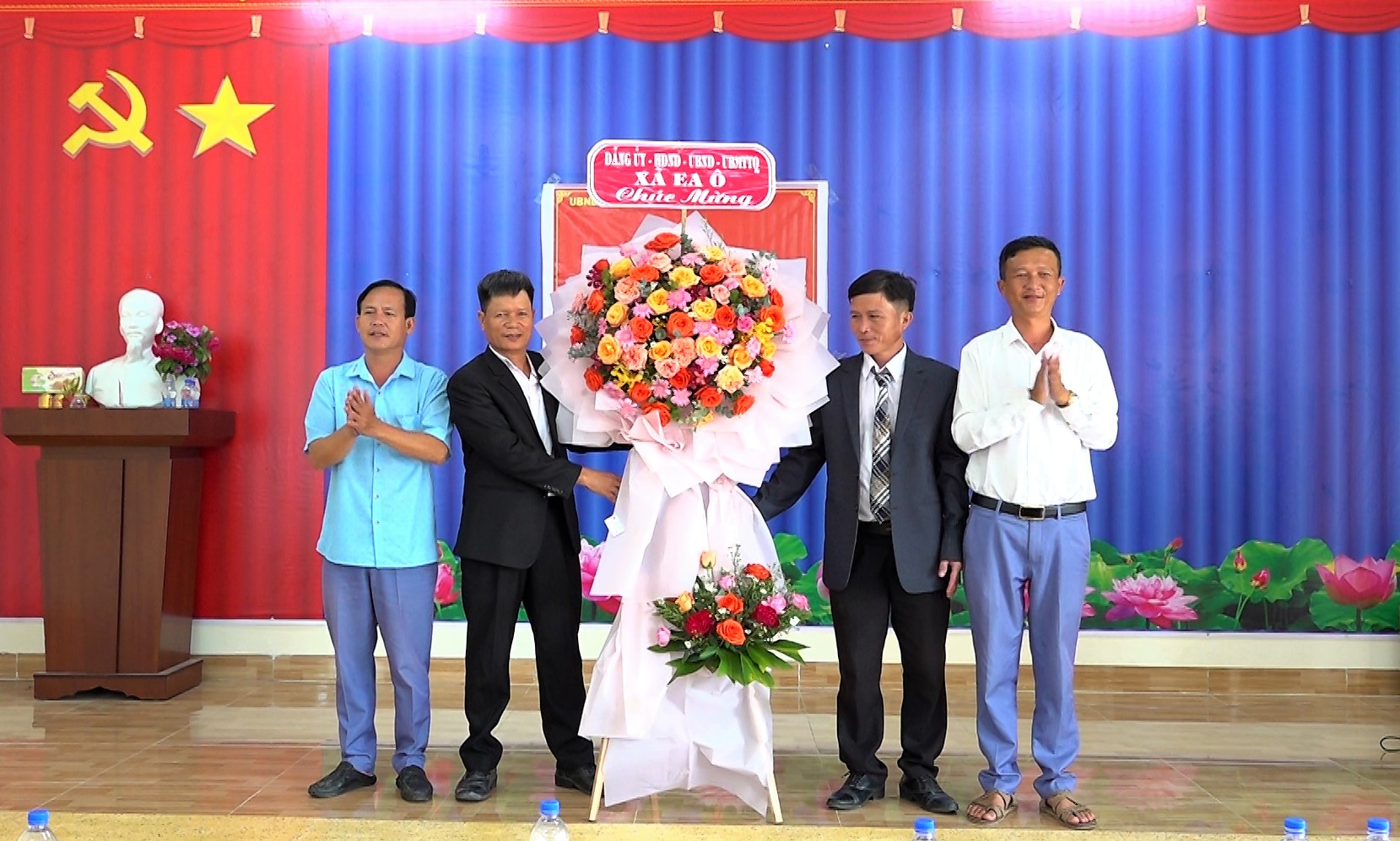 Khánh thành nhà văn hóa thôn 2C xã Ea Ô  từ nguồn vốn thực hiện Chương trình MTQG 1719.